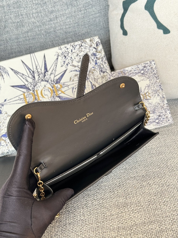 ディオール財布素材ディテール